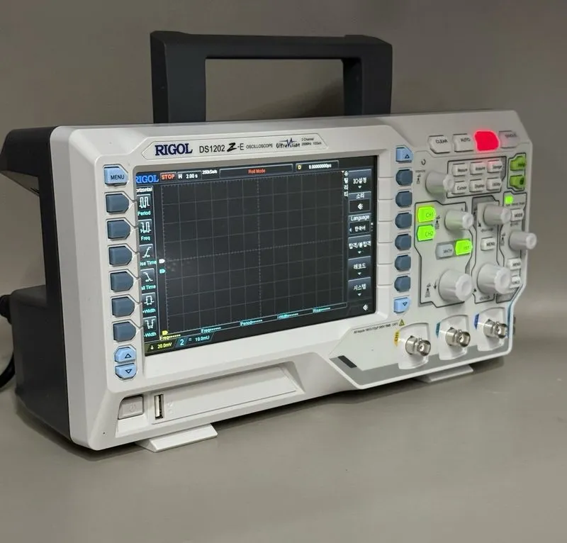 Осциллограф Rigol DS1202Z-E Digital Oscilloscope (2 Channel, 200 MHz, 1 GSa/s) — фото лота 4