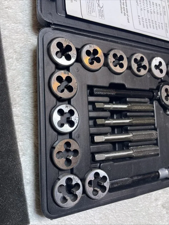 Режущий инструмент Performance Tool W4001DB SAE TAP AND DIE SET NF, NC, NPT