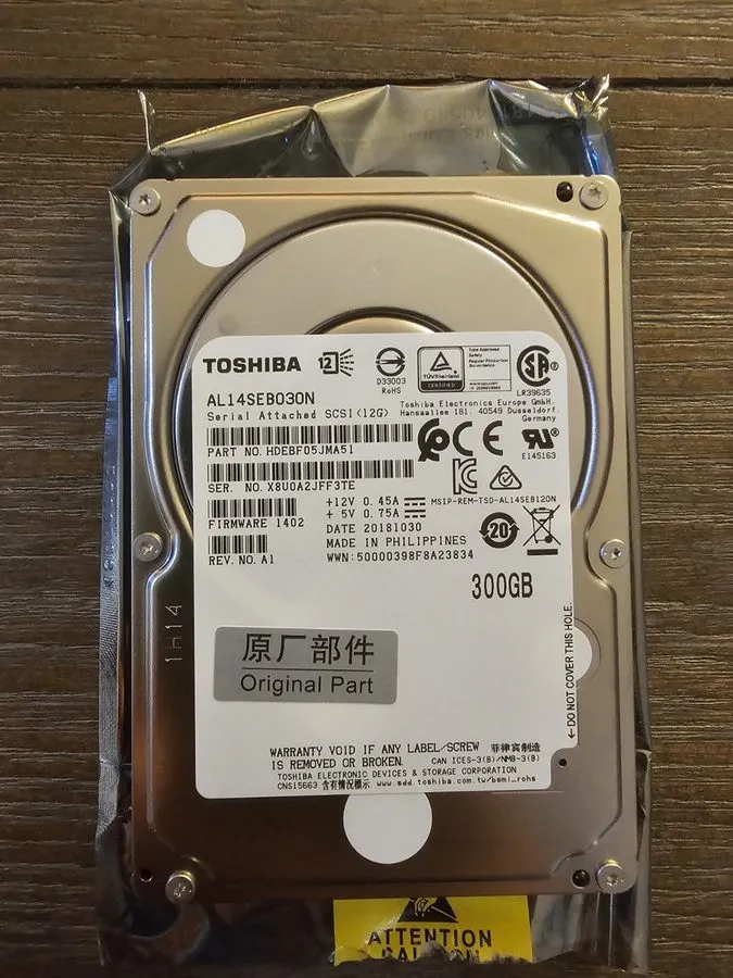 Жёсткий диск Toshiba HDD 300GB Hard Drive 2.5" 10K 12G SAS AL14SEB030N 58-100169 — фото лота 1