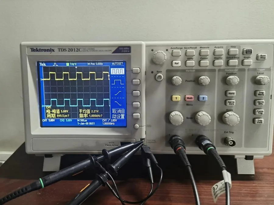 Осциллограф Tektronix TDS2012C 100MHz 2GS/s 2CH Oscilloscope