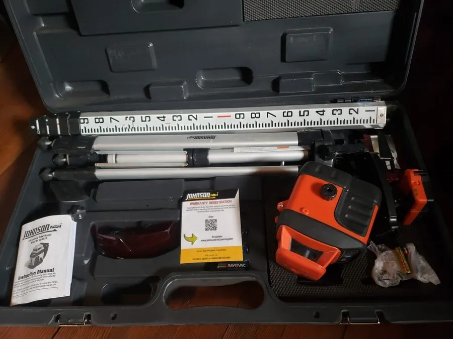 Нивелир Johnson Level® 40-6519 Self-Leveling Rotary Laser Level System, twice — фото лота 2