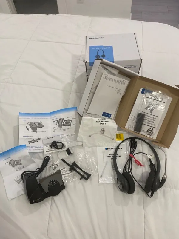 VoIP-шлюз Plantronics SupraPlus HW261Headset & HL10 Handset lifter Bubdle — фото лота 1