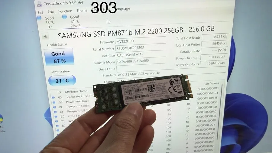 SSD-накопитель Samsung PM871b MZ-NLN256F 256GB M.2 SSD SATA MZNLN256HAJQ-000D1 T