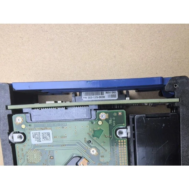 Жёсткий диск EMC V3-VS10-600 600GB 005050382 005051485 10K SAS 2.5"-3.5" HDD Har
