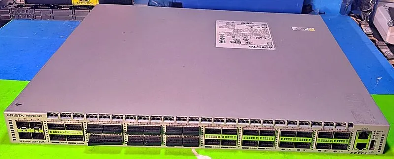 Коммутатор Arista DCS-7050QX-32S-F 32-Port 40GbE QSFP+ Switch F-B Managed