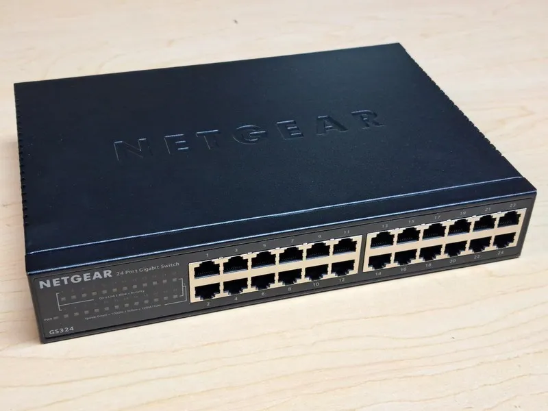 Коммутатор NETGEAR GS324-200NAS 24-Port Gigabit Ethernet Unmanaged Switch Black