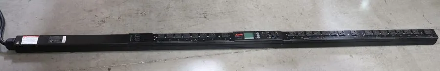 Блок розеток PDU APC AP8932 Switched Rack PDU 2G 0U 30A 100V 24 NEMA 5-20R outle