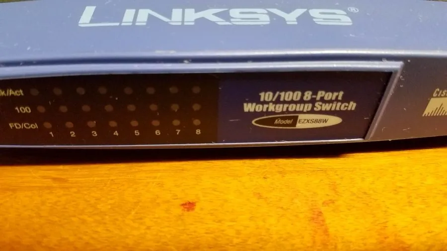 Коммутатор Linksys EtherFast 10/100 8-Port Workgroup Switch Model EZXS88W