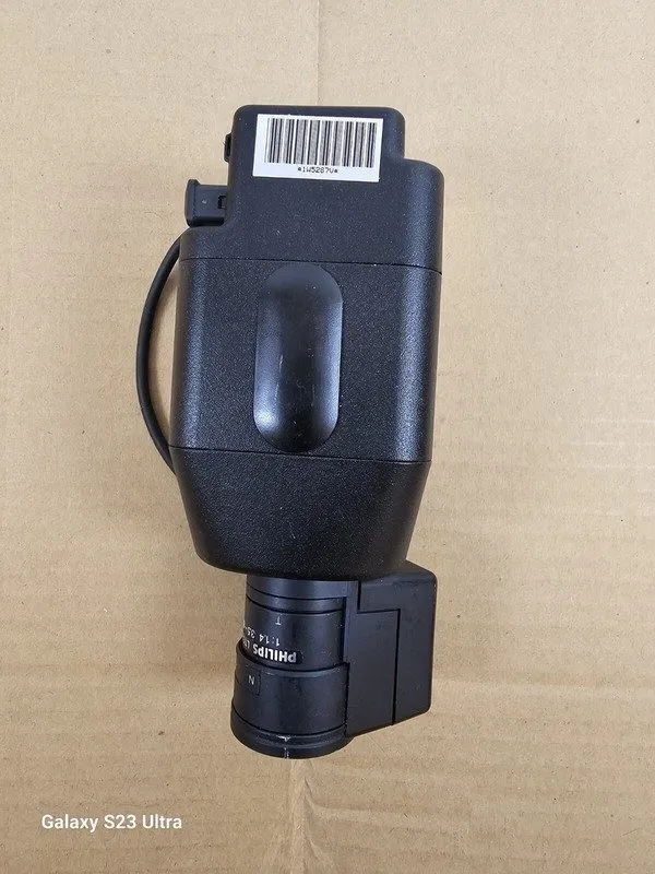Камера Pelco CC3500S-2 Security Color Camera W/ 3.5-8mm Standard Res. NTSC 24VAC — фото лота 1