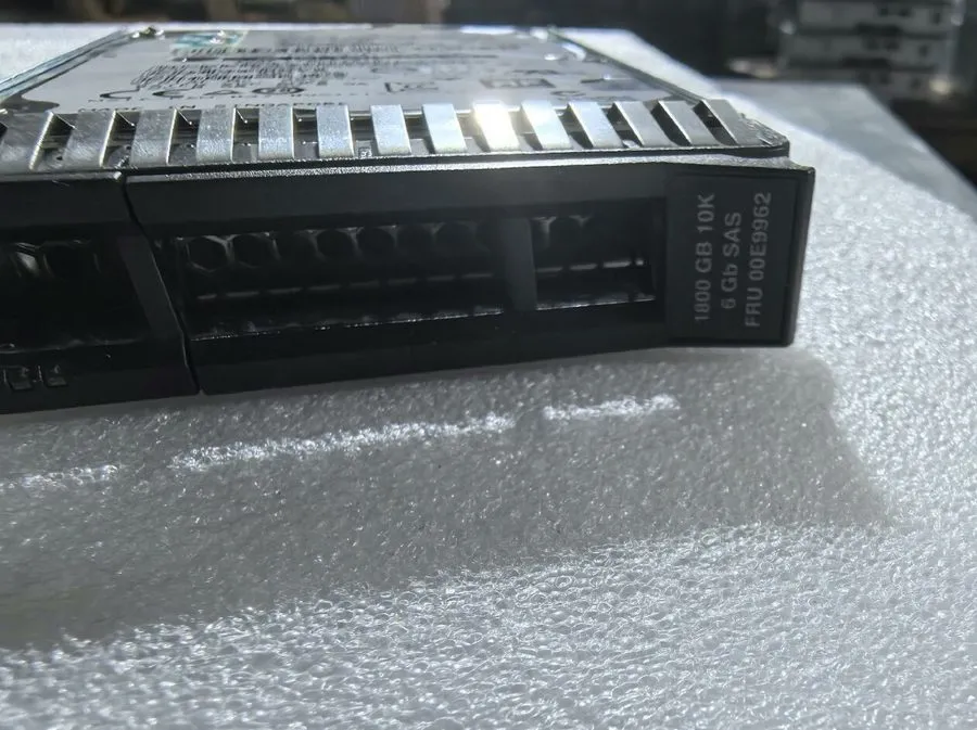 Жёсткий диск IBM 00E9962 00E9958 1.8TB 6Gb/s 10K 2.5"SAS POWER8 E850 P8 Hard Dri