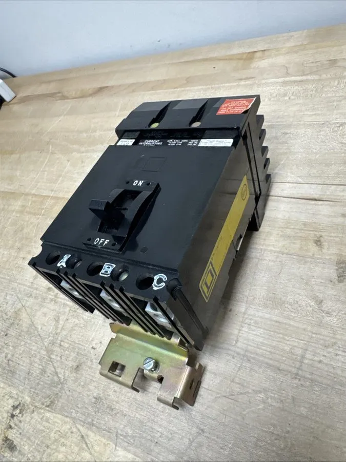 Автоматический выключатель Square D FA34030 Circuit Breaker 30A 3 Pole 480V 3P 3