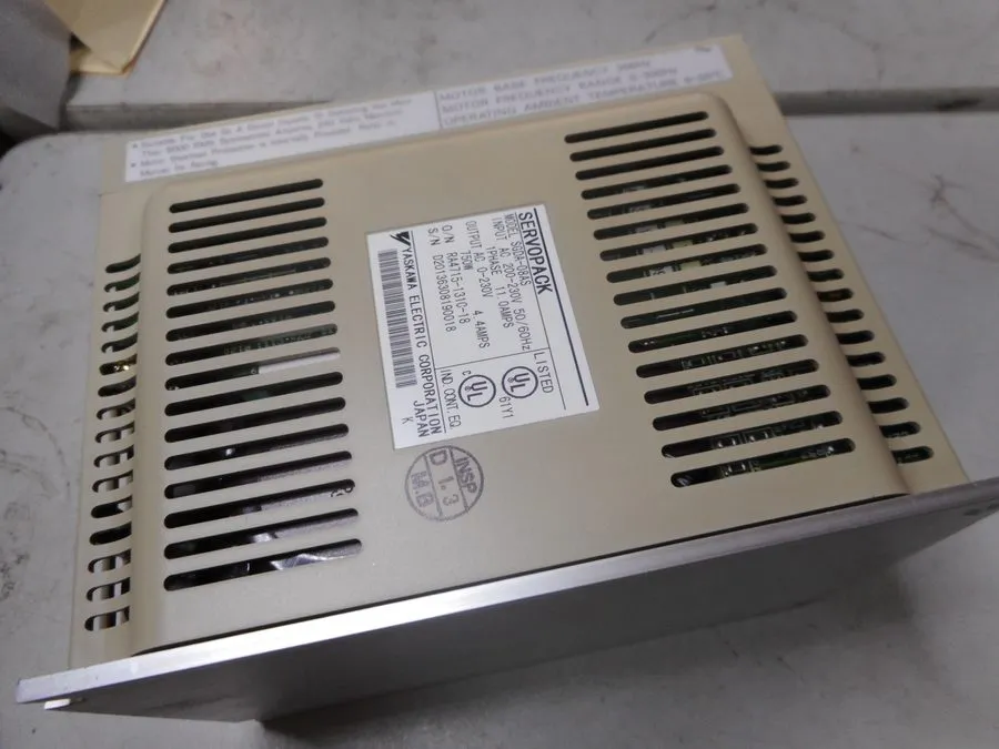 Сервопривод Yaskawa Servopack SGDA-08AS Servo Drive 750W 230VAC