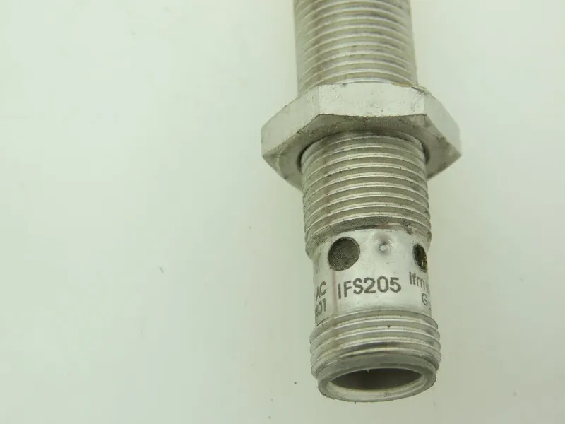 Датчик приближения IFM IFS205 Sensor&Proximity Switch