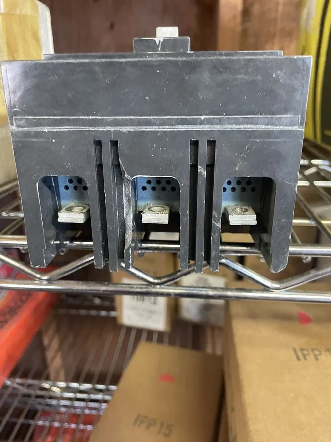 Автоматический выключатель GE Enclosed Circuit Breaker TED134040 40A 480V 3P 3R  — фото лота 2