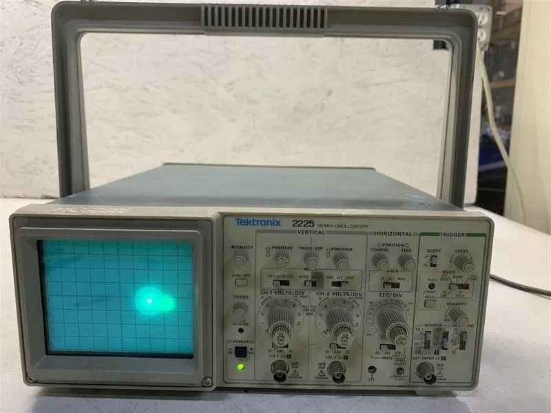 Осциллограф Tektronix 2225 50 MHz 2 Channel Analog Oscilloscope