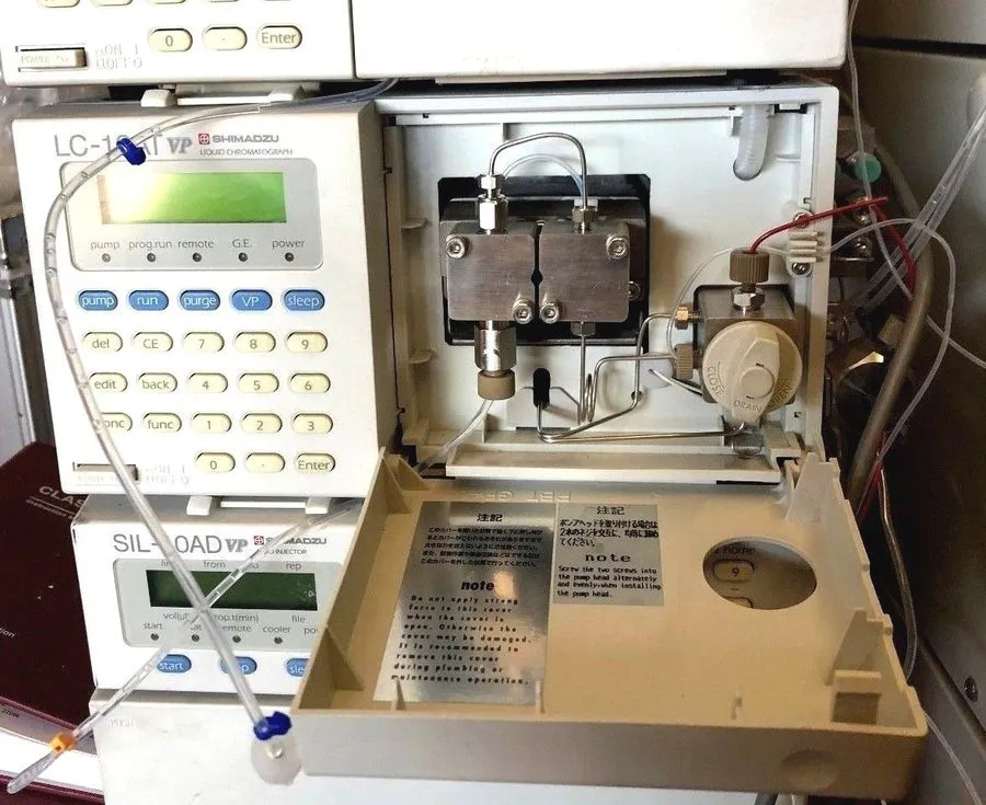 Хроматограф Shimadzu LC-10ATvp HPLC Pump Liquid Chromatograph