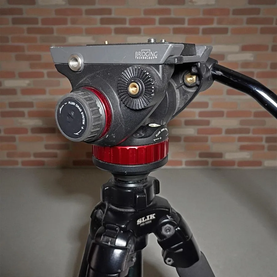 Оборудование видеонаблюдения SLIK Pro 700dx Tripod & Manfrotto MVH502A Fluid Hea — фото лота 2