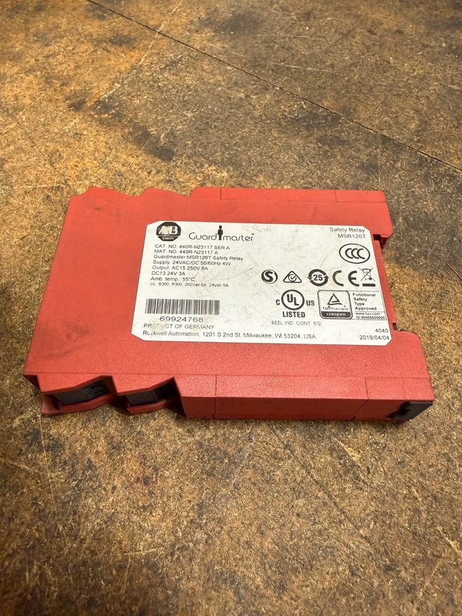 Реле безопасности Allen Bradley MSR126T 440R-N23117 Guardmaster Safety Relay 24V — фото лота 1