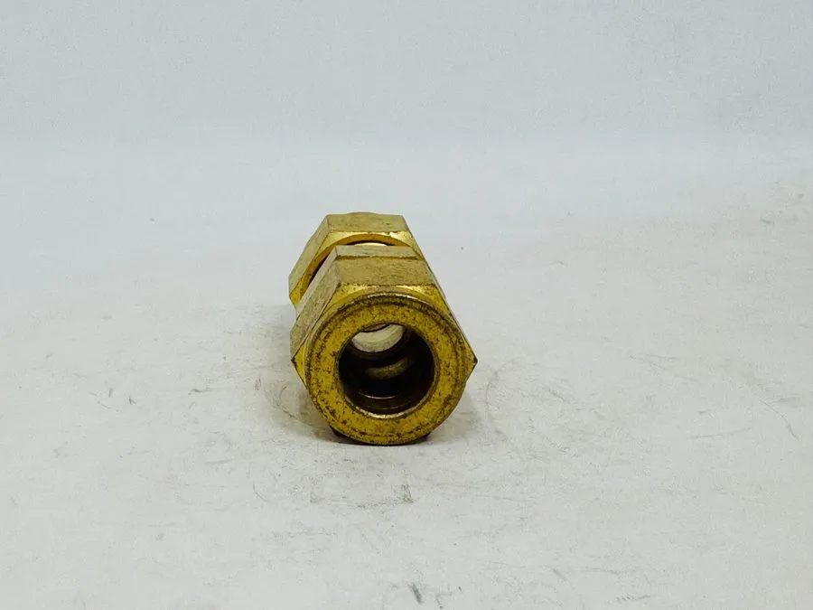 Фитинг SWAGELOK B-810-6 BRASS fitting 1/2” Union Connectors