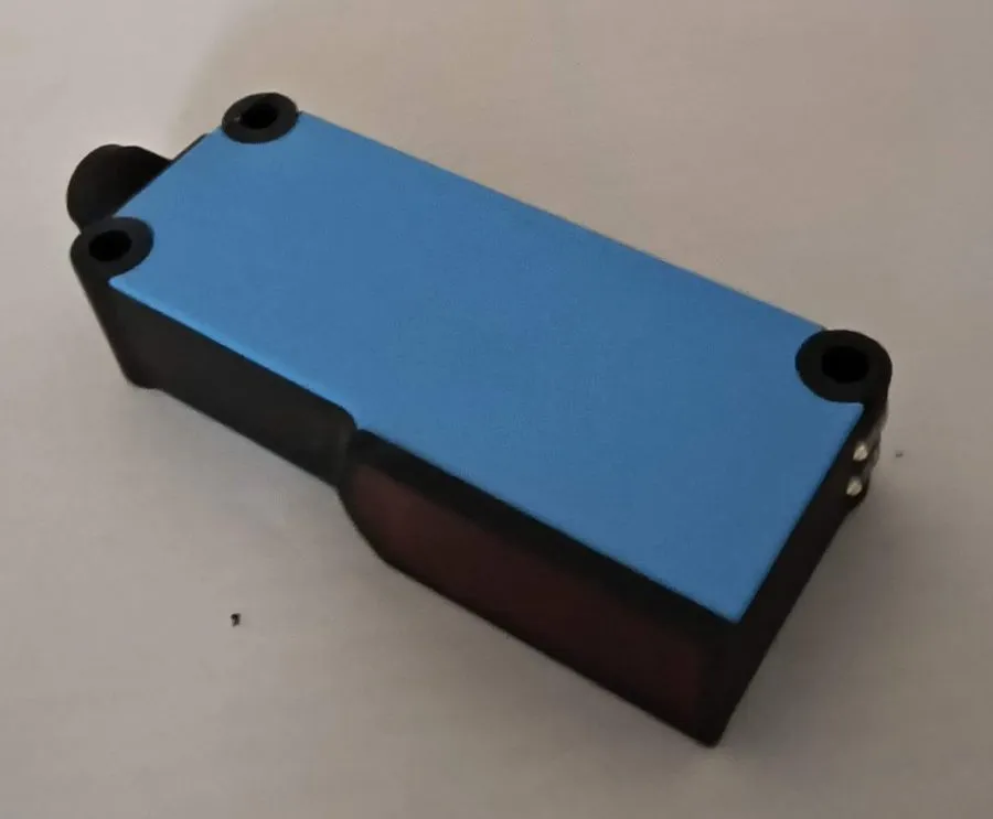 Фотоэлектрический датчик SICK WT18-3P410 Photoelectric Sensor One