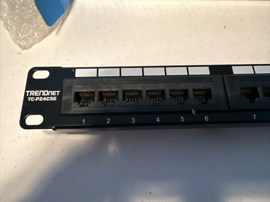 Патч-панель TRENDnet 24-Port Cat5-5e RJ-45 UTP Unshielded Patch Panel, Wall or R