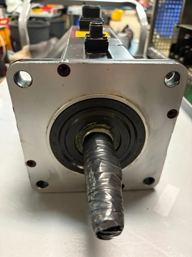 Серводвигатель Fanuc AC Servo Motor a12/3000 2.8kW 155V 12A A06B-0143-B675