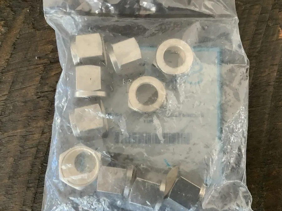 Фитинг Bag of 10 SWAGELOK SS-812-1 NUT