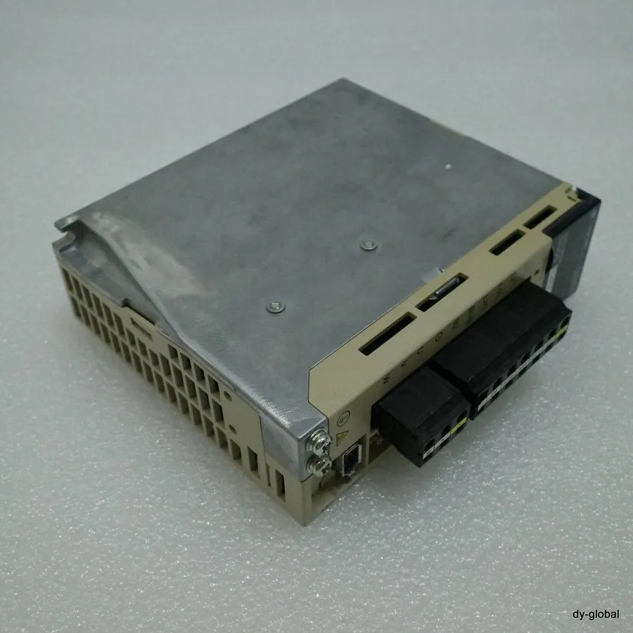Сервопривод YASKAWA SERVOPACK DRIVER SGDS-01A05A