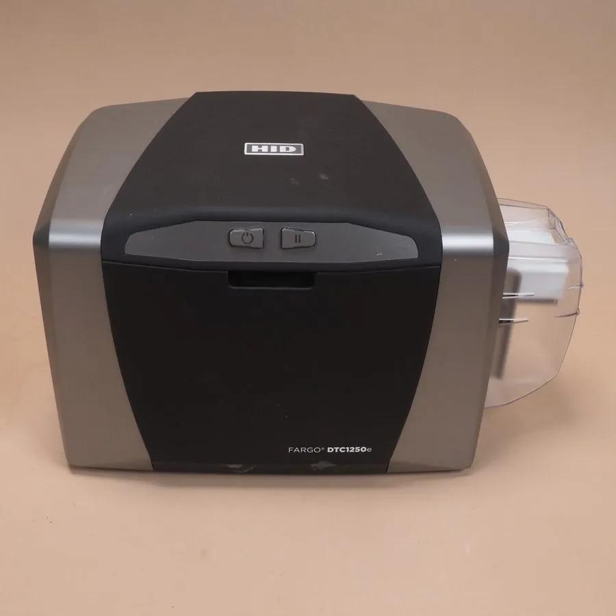 Принтер этикеток Fargo DTC1250e Dual Sided ID Card Printer & Complete Supplies P