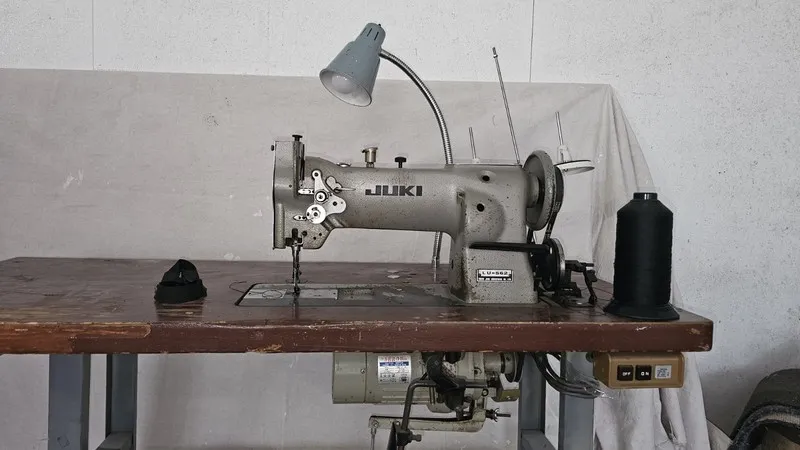 Оборудование рекламного производства Juki LU-562 Industrial Walking Foot Sewing 