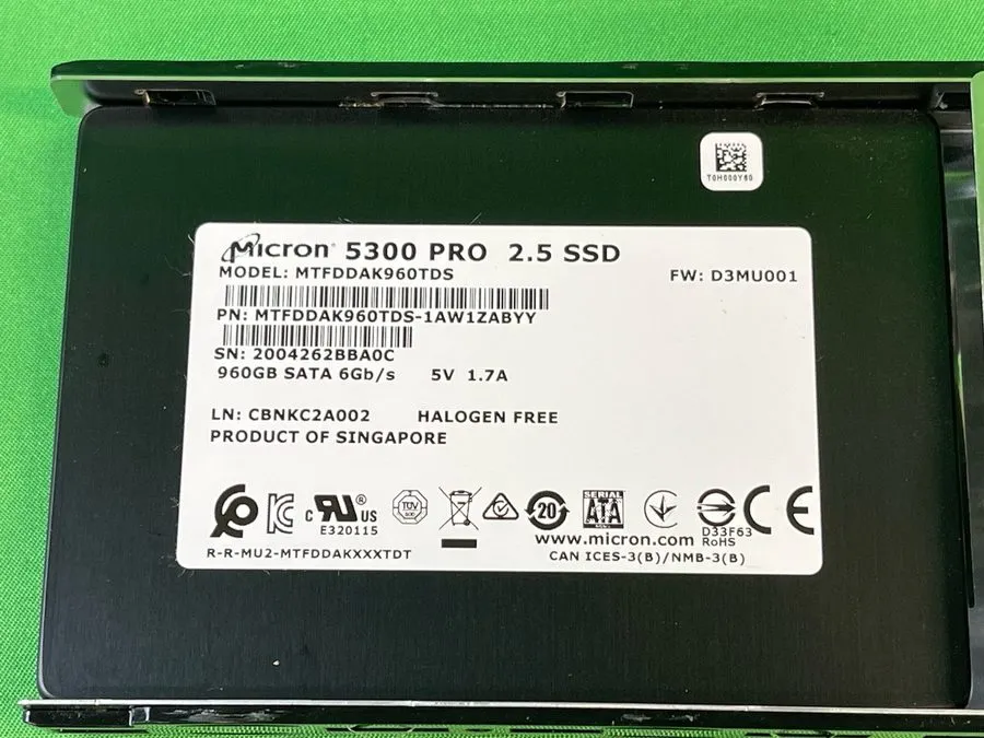 SSD-накопитель Dell Micron 960GB SATA 6Gb/s Enterprise SSD MTFDDAK960TDS DP/N 0C