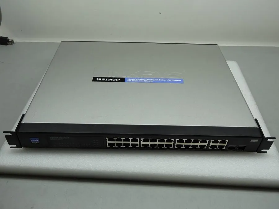 Коммутатор Cisco Linksys SRW224G4 24-Port 10/100 + 4-Port PoE SFP Managed Gigabi