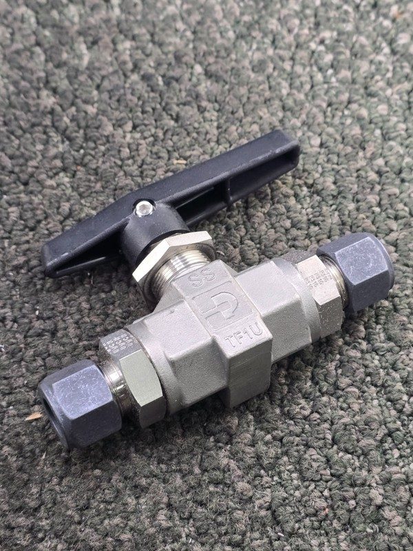 Клапан Parker 8Z-B8LJ-SSP: 1/2" Tube OD Stainless Steel 2-Way Ball Valve
