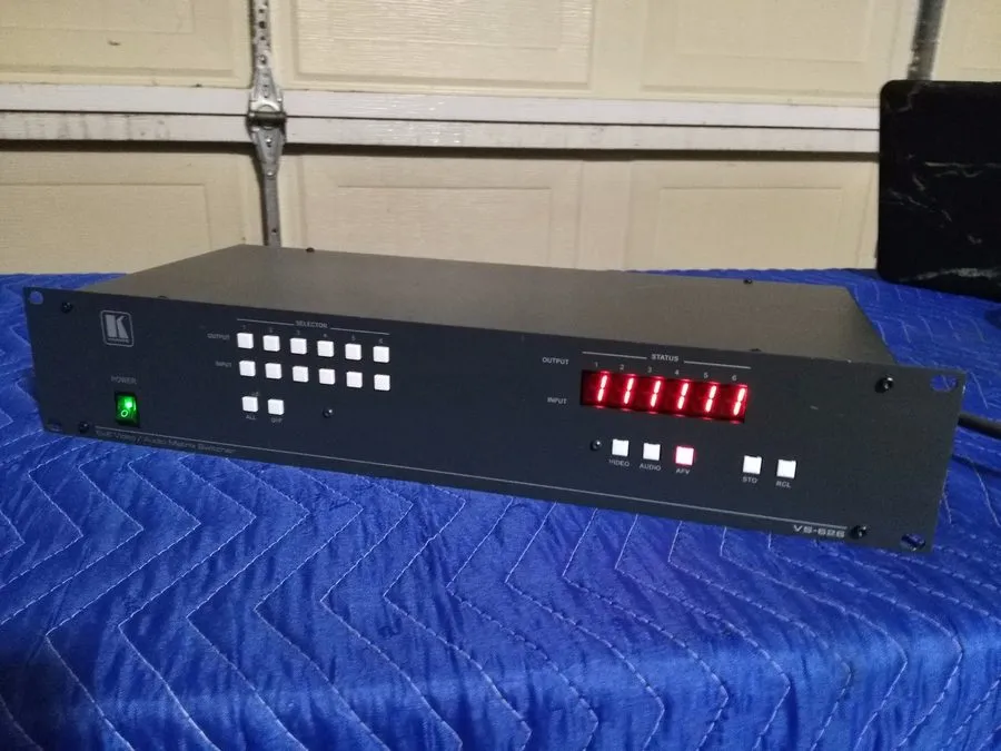 Матричный коммутатор Kramer VS-626 6x6 Video/Audio Matrix Switcher — фото лота 2