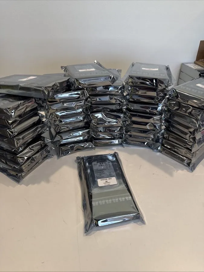 Жёсткий диск P9B44B 846590-001 HPE 3PAR 8000 8TB SAS 7.2K LFF Hard Drive HDD — фото лота 2