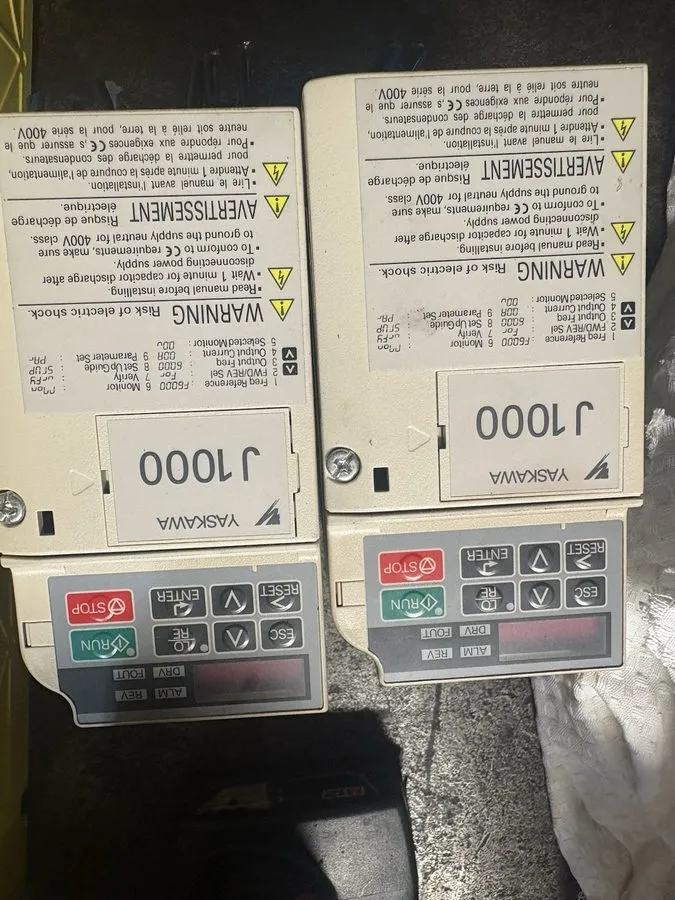Частотный преобразователь Yaskawa J1000 inverter CIMR-JT2A0004BAA 0.4/0.75KW 220