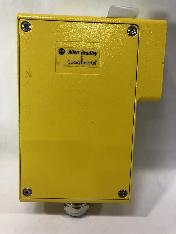 Реле безопасности Allen-Bradley 440L-T4F2070-Q Guardmaster Safety Single Beam Tr — фото лота 2