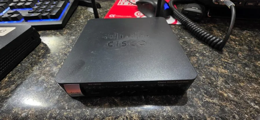 Маршрутизатор Cisco RV180W Wireless Router