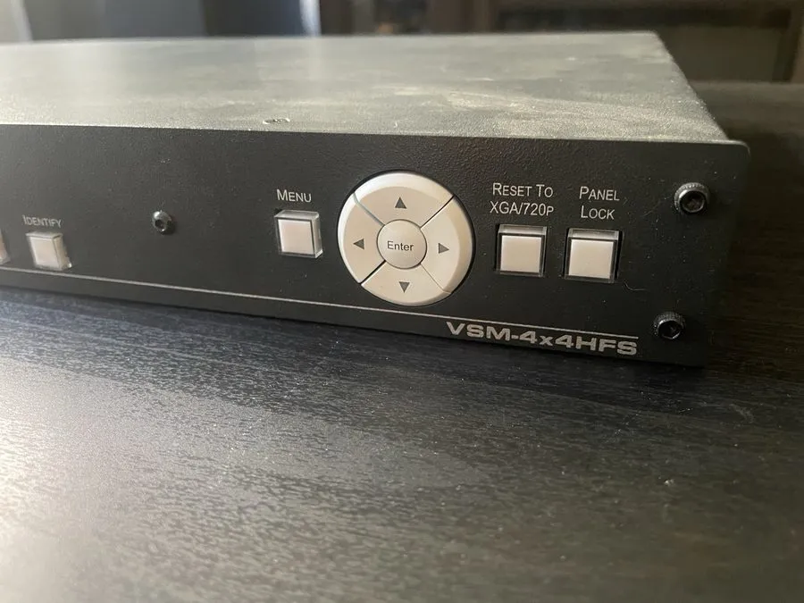 Матричный коммутатор Kramer 4x4 Seamless Matrix Switcher / Multi-Scaler VSM-4x4H