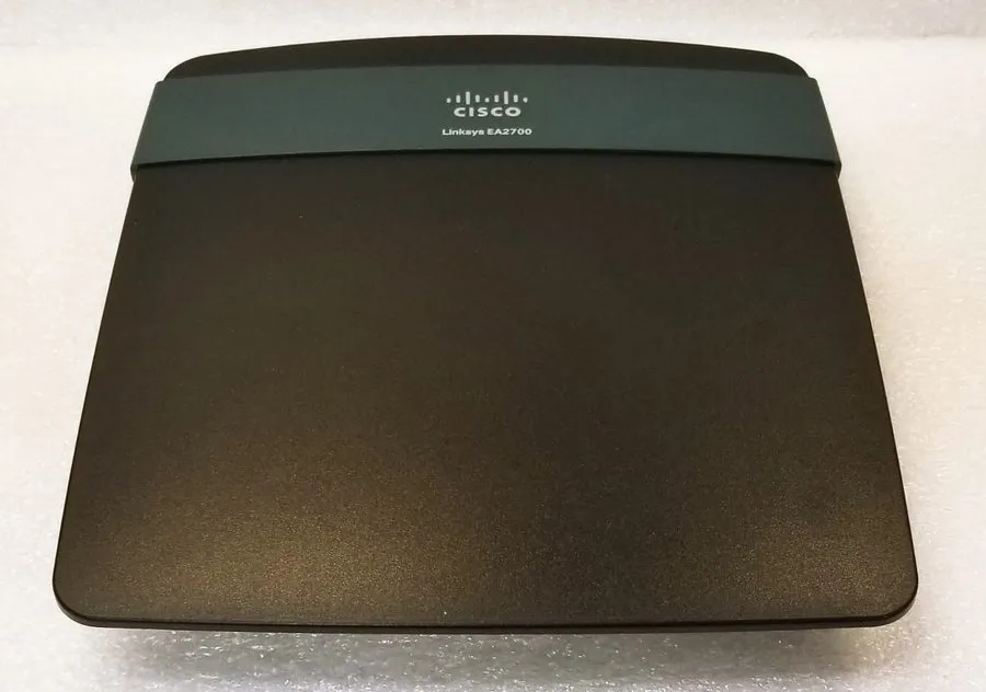 Маршрутизатор Cisco Linksys EA2700 300 Mbps 4-Port Gigabit Wireless N Router