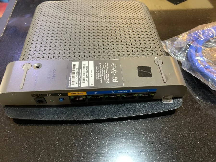 Маршрутизатор Cisco WIFI Router EA2700