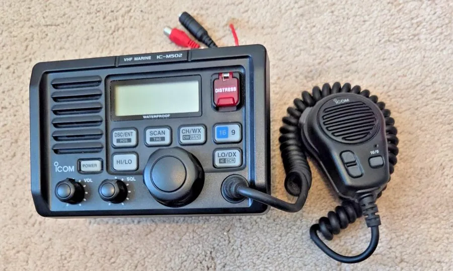 Радиостанция ICOM VHF MARINE BOAT RADIO TRANSCEIVER IC-M502 A W/ HM-144B FIST MI
