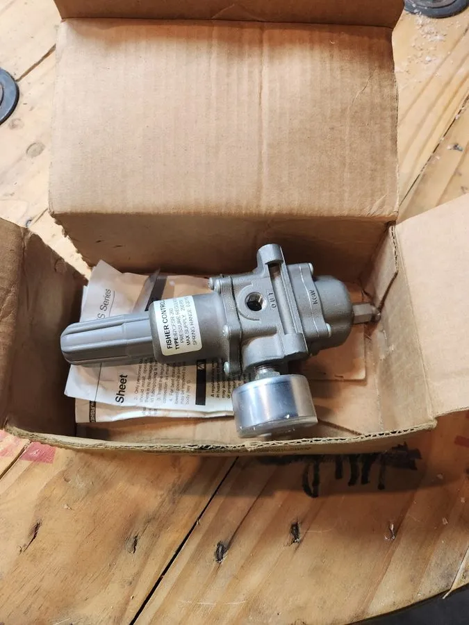 Трубопроводная арматура Fisher Controls 67CFSR-260 Pressure Regulator 0-20 PSI 2 — фото лота 1