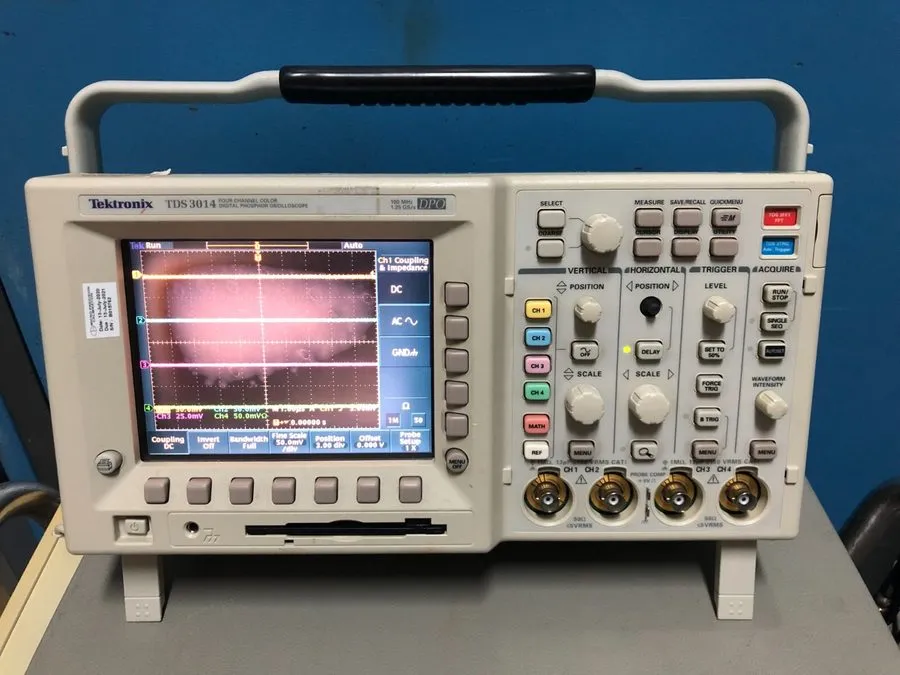 Осциллограф Tektronix TDS3014 100MHz 1.25GS/s 4CH Color Digital Phosphor Oscillo
