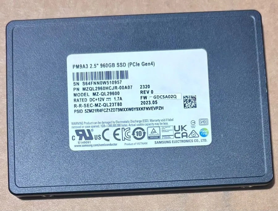 SSD-накопитель Samsung PM9A3 960 GB [MZQL2960HCJR-00A07] SSD (U.2/2.5''/NVME PCI