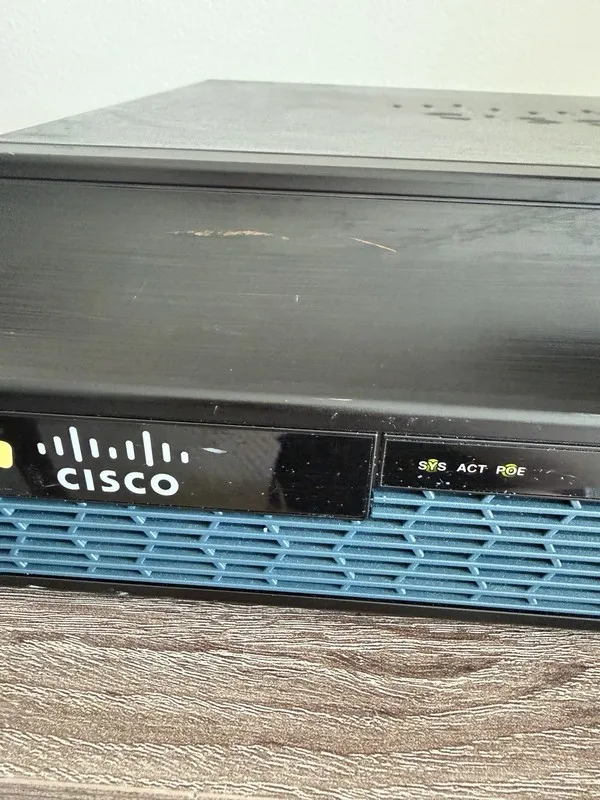Маршрутизатор Cisco 1941/K9 2-Port 1900 Series Integrated Gigabit Security Route