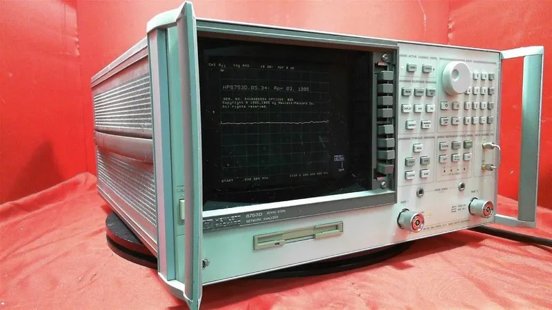 Анализатор цепей AGILENT (HP) 8753D 300 kHz to 3 GHz NETWORK ANALYZER (REF.: 024