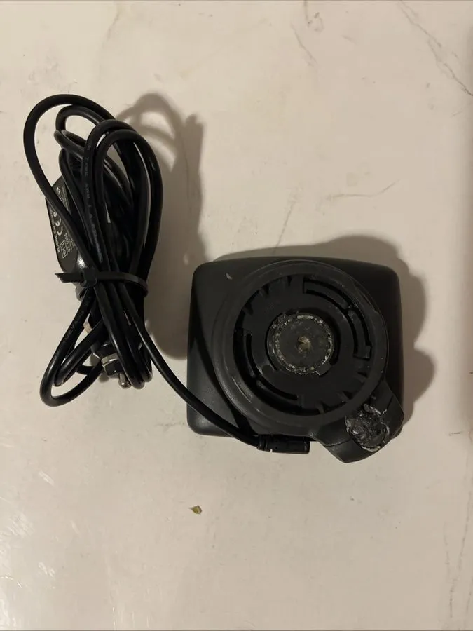 Вакуумная присоска TomTom 310 N14644 And Charger (has Mount But No Suction Cup) — фото лота 1