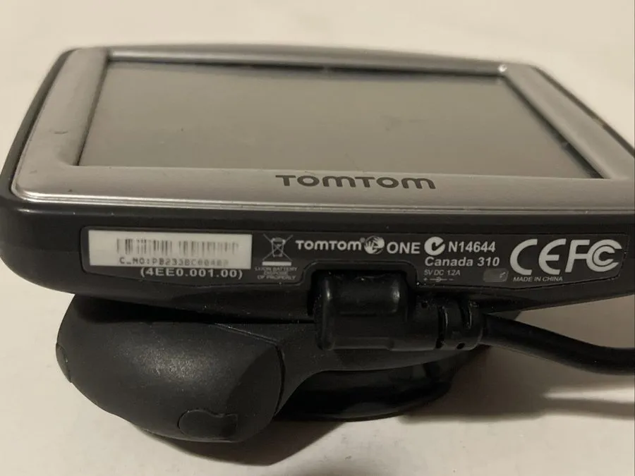 Вакуумная присоска TomTom 310 N14644 And Charger (has Mount But No Suction Cup) — фото лота 2