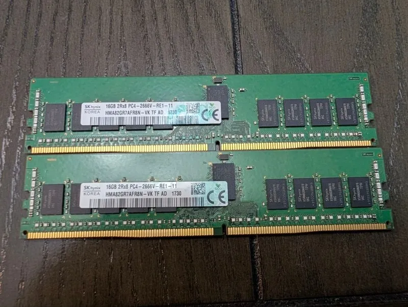 Модуль памяти SK Hynix HMA82GR7AFR8N-VK T3 AA 16GB 2Rx8 PC4-2666V DDR4 ECC Serve